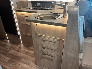 Husbil-integrerad Kabe IMPERIAL 810 LGB 18 av 32