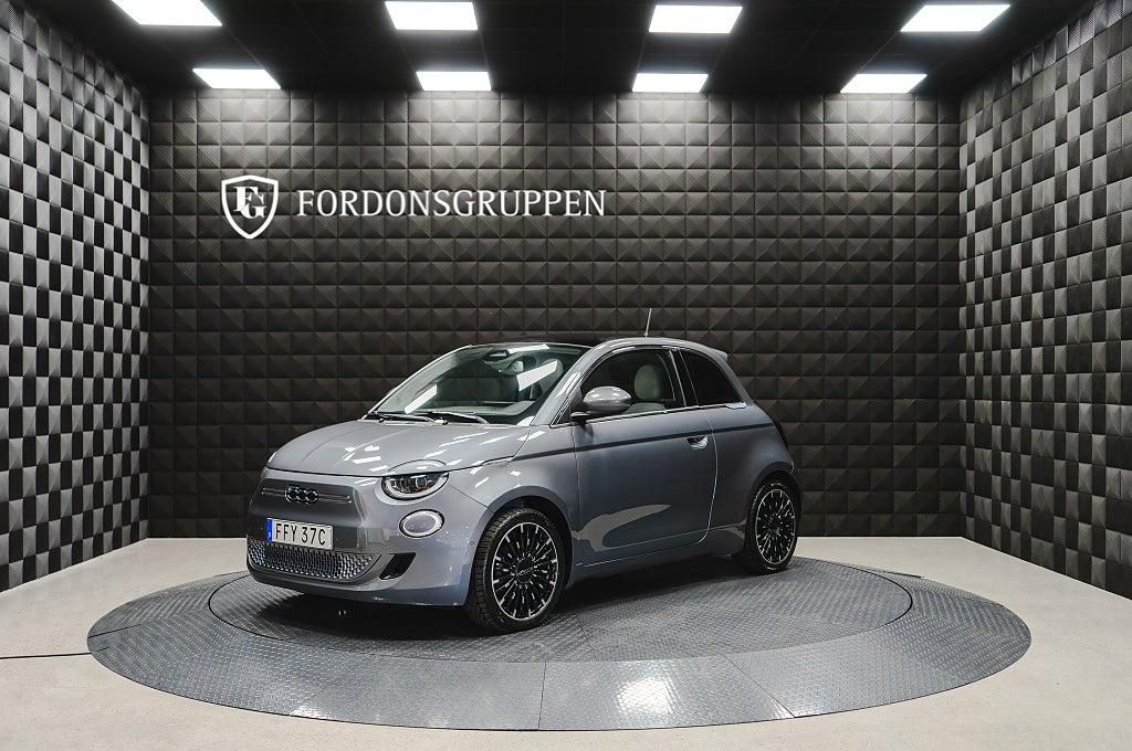 Fiat 500e 42 kWh / First Edition / 320km räckvidd / Pano / ACC