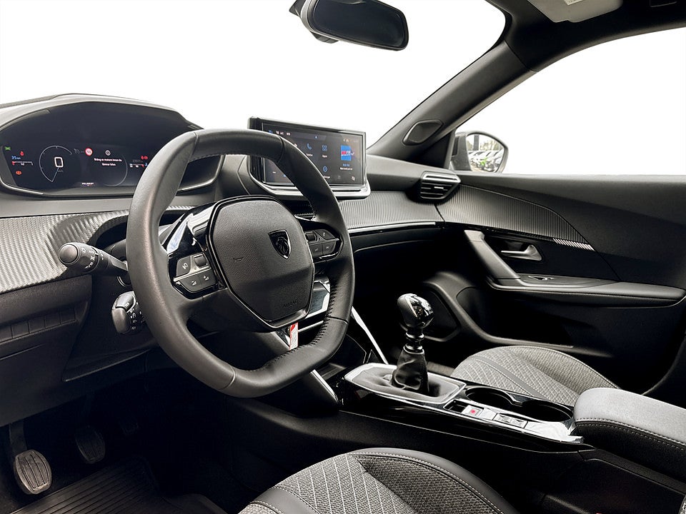 Bild på Peugeot 2008 Allure 1.2 PT 130hk CARPLAY P-SENSORER