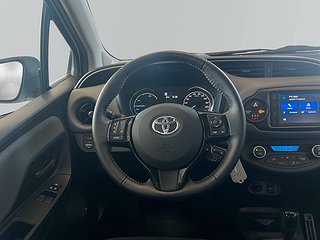 Toyota Yaris Hybrid Active S&V-hjul/Carplay/Kamera/M&K-värm