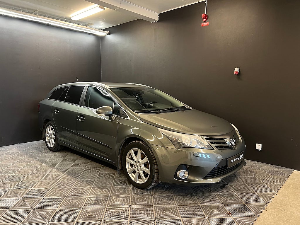 Toyota Avensis Kombi 2.0 D-4D Business Drag B-Kam D-Värmare