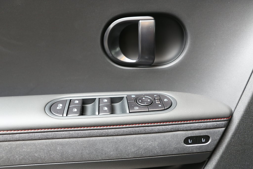 Hyundai IONIQ 5 84 kWh AWD N-Line / Soltak / Tech-paket - Demobil 2025