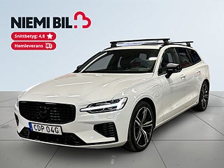 Volvo V60 Recharge T6 AWD Automat R-Design Drag/Värmare/S&V-Däck – bild 1