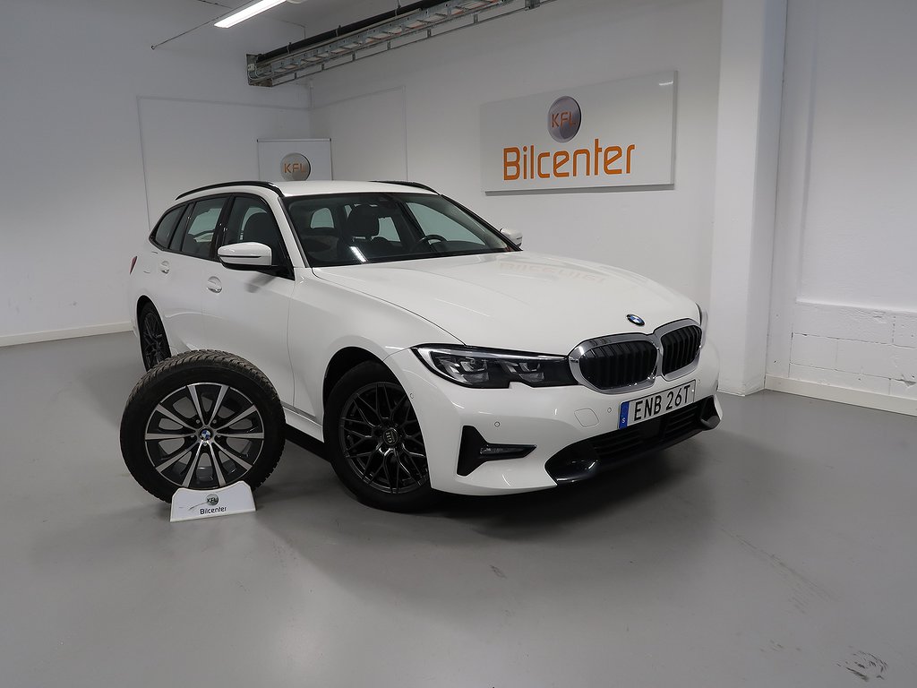 BMW 320 d xDrive V-Däck ingår Drag-Navi-Kamera-Värmare-Carplay-AdaptivFH