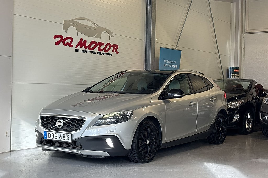 Volvo V40 Cross Country D3 Geartronic Momentum Business Edition Pro /Panorama/D