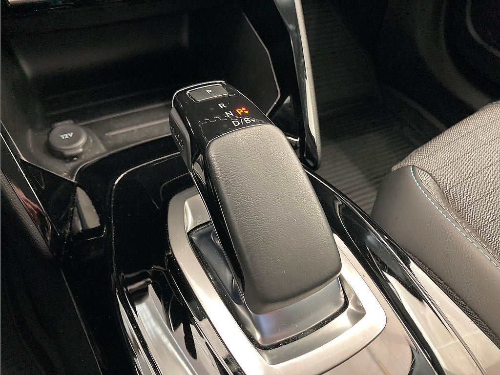 Bild på Peugeot E-2008 Allure Pack 50kWh 136hk Aut - B-KAMERA, CARPLAY