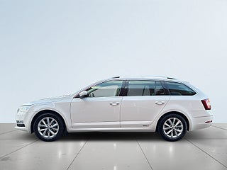 Skoda Octavia Kombi 1.5 TSI SoV-Däck/Kamera/P-sens/Skinn/Lågskatt – bild 4