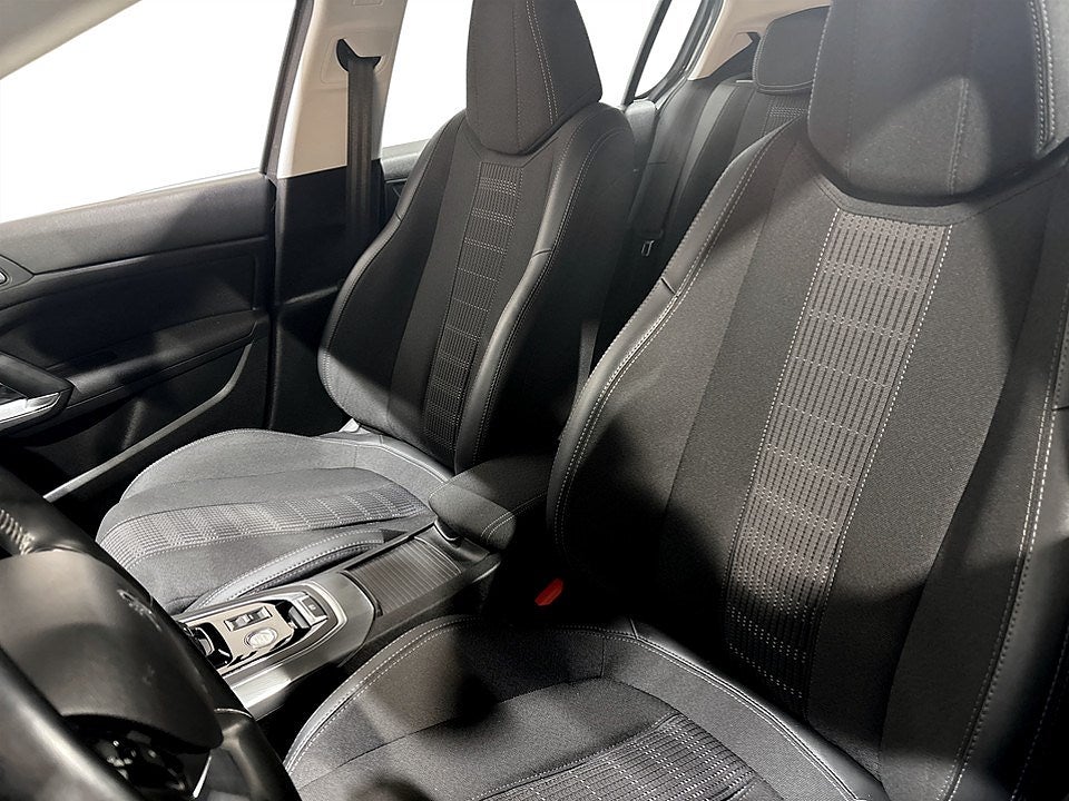 Bild på Peugeot 308 5D Allure 1.2 PT 130hk Aut - CARPLAY, BACKSENSORER