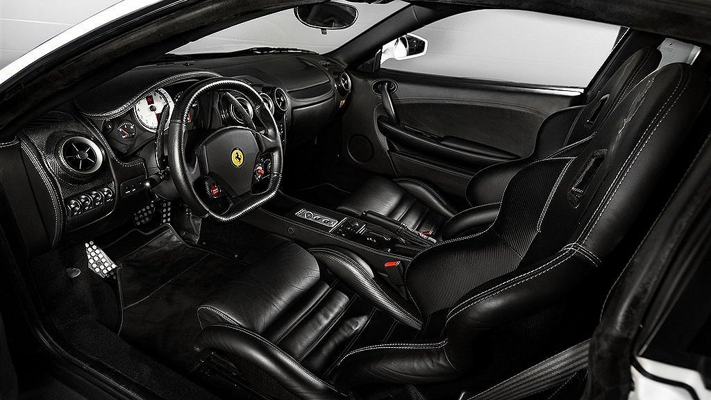 Ferrari 430 har fått en behandling av Novitec. Det betyder en V8-motor på 655 hästkrafter. 