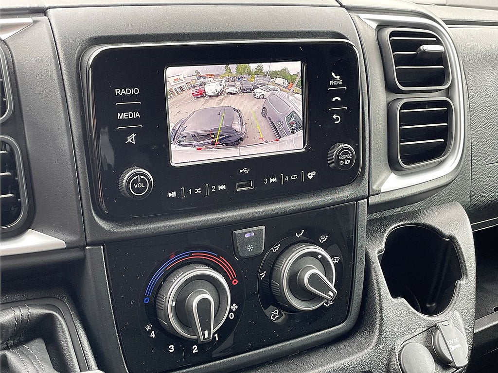 Bild på Peugeot Boxer BlueHDi 140hk Aut L2H2 - DEMO