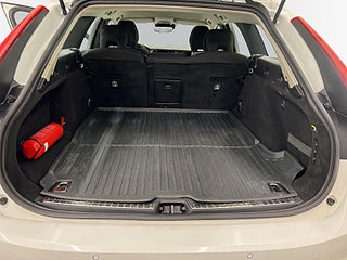 Volvo V90 D3 Geartronic Momentum S&V-hjul/Nav/VOC/Drag/Kamrem bytt