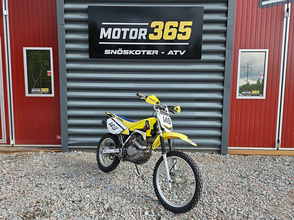 Suzuki DR-Z 125 • RÄNTA 0,95% • 250 TIM • 299 KR/MÅN • KÖP ONLINE 