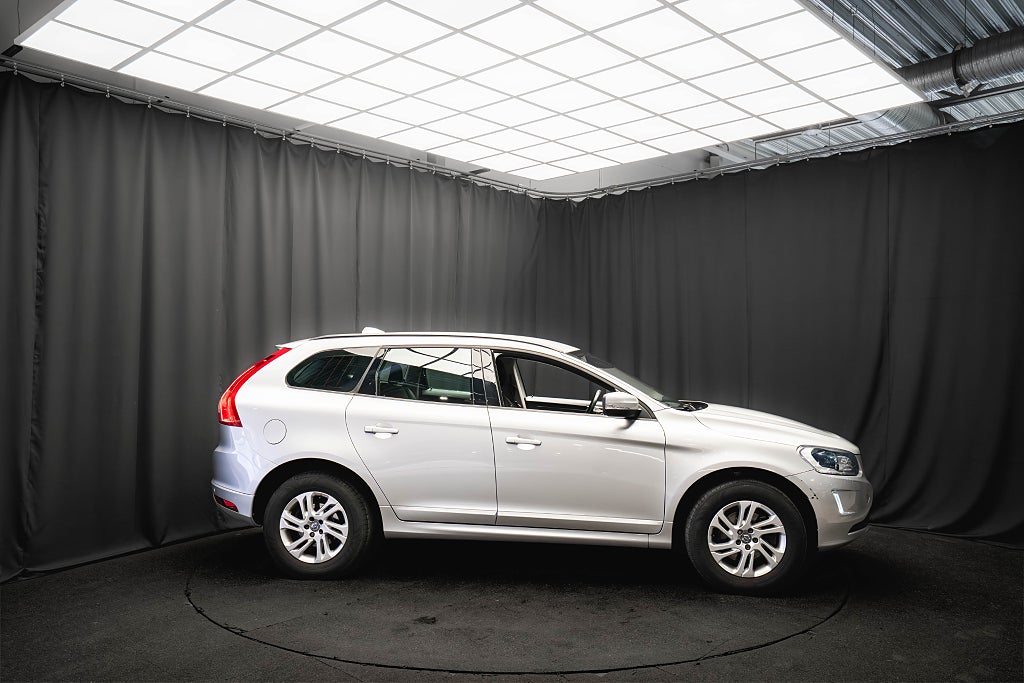 Volvo XC60 D3 CLASSIC 1-ÄGARE DRAG D-VÄRMARE VÄLSERVAD RATTVÄRME