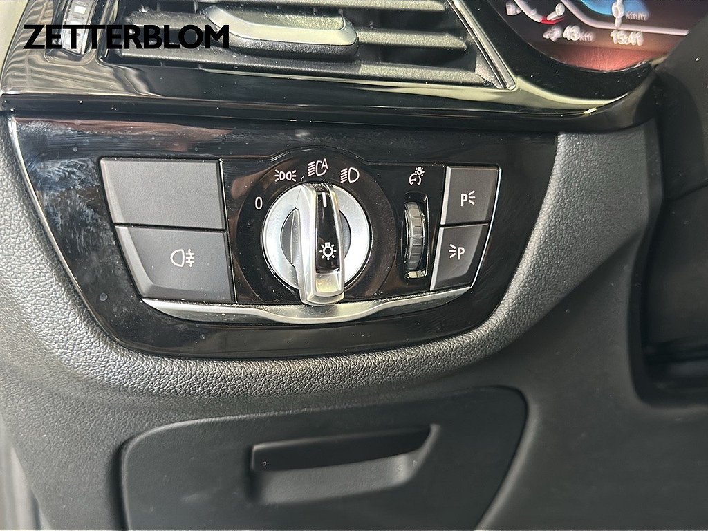 Kombi BMW 530e 15 av 16