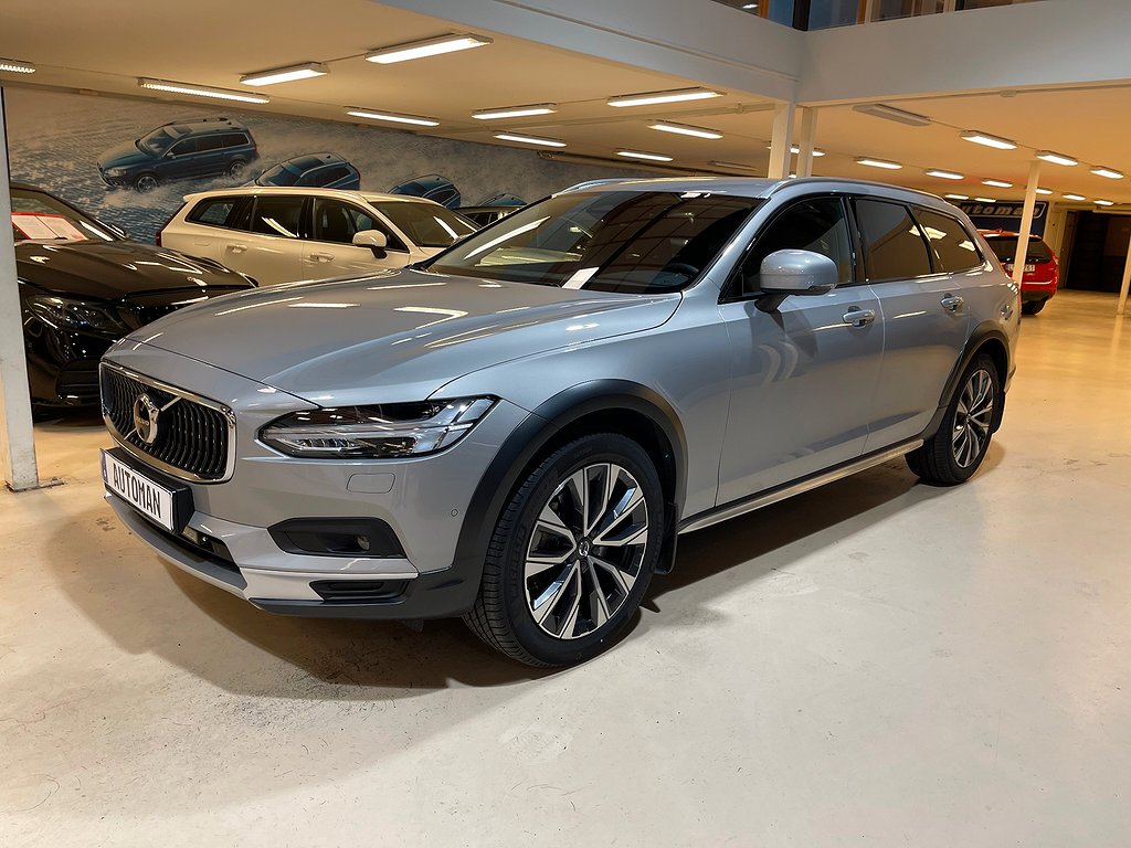 Volvo V90 Cross Country B4 AWD 360°-Kamera 19"LM Dragkrok