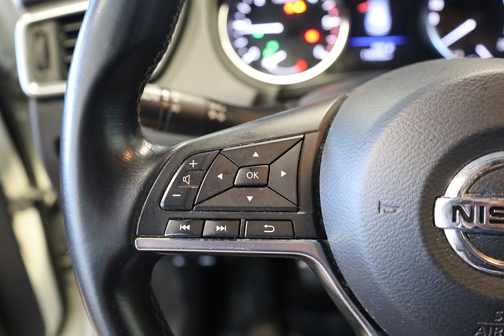 Nissan Qashqai 1,7 dCi 150hk Acenta 4X4 Motorv P-Värmare B-Kamera