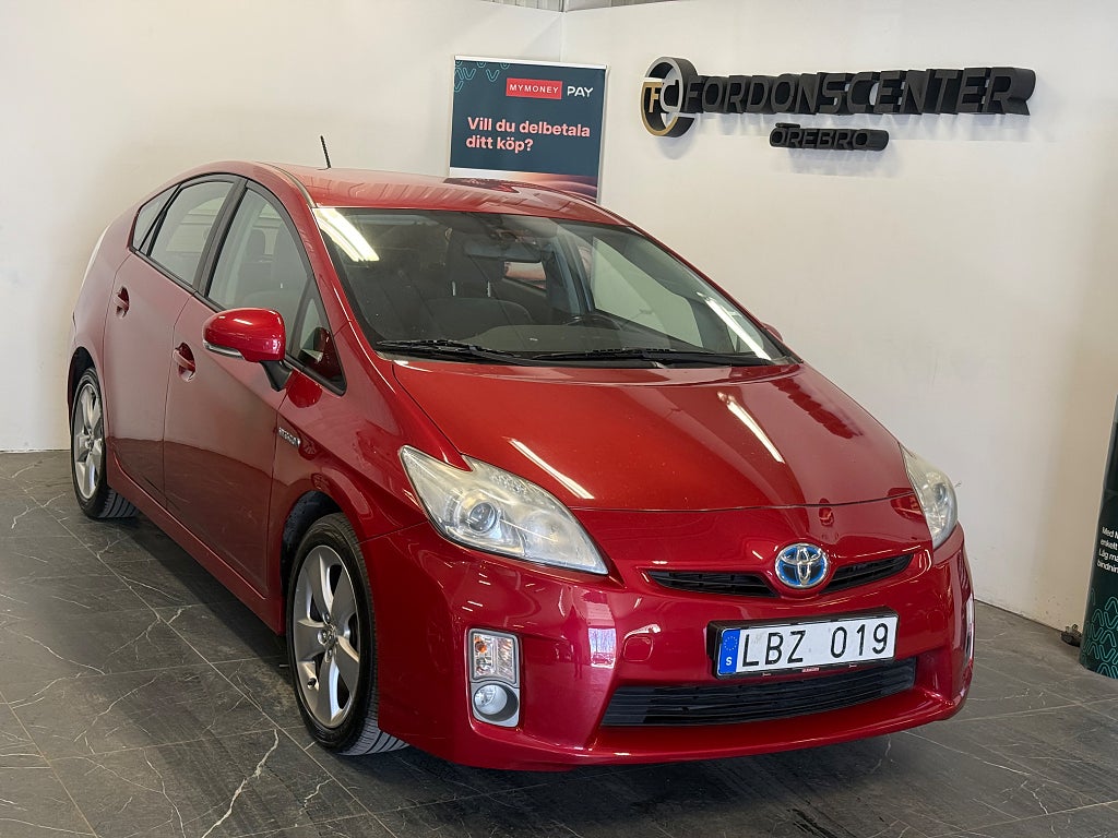 Toyota Prius Hybrid CVT 136hk Automat | Keyless | Nybesiktigad |