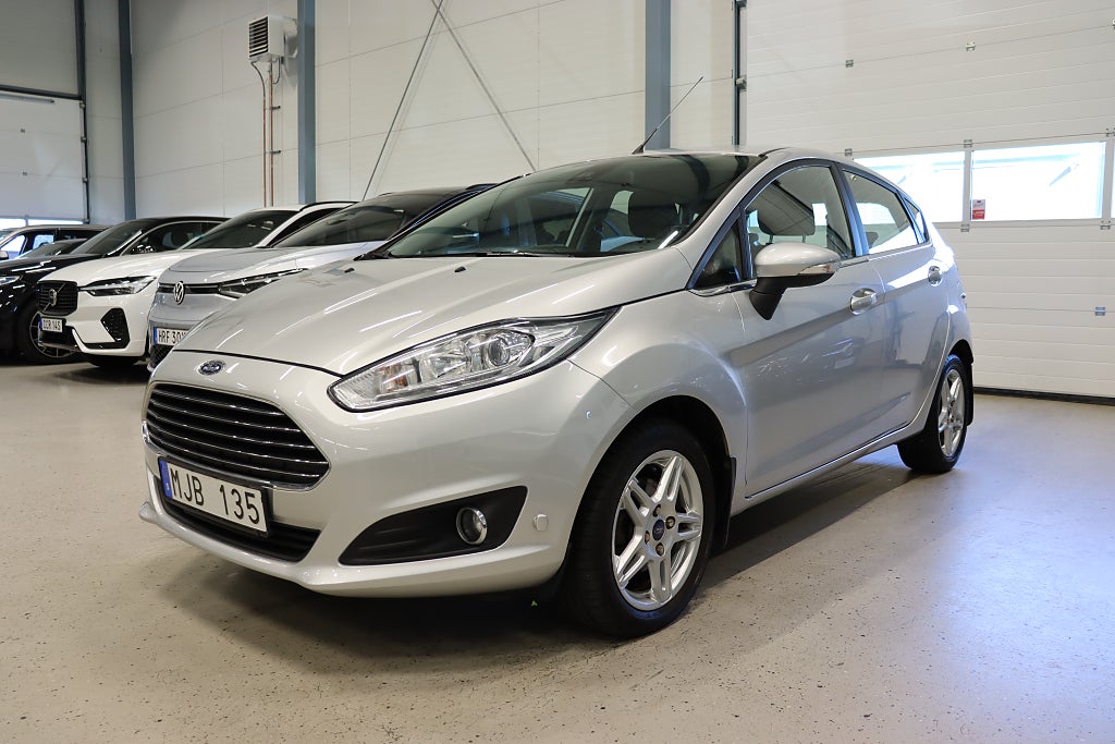 Ford Fiesta 5-dörrar 1.0 Titanium Kamrembytt 80hk