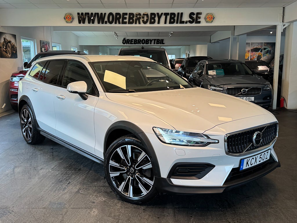 Volvo V60 Cross Country B4 AWD Mildhybrid Momentum Drag BLIS