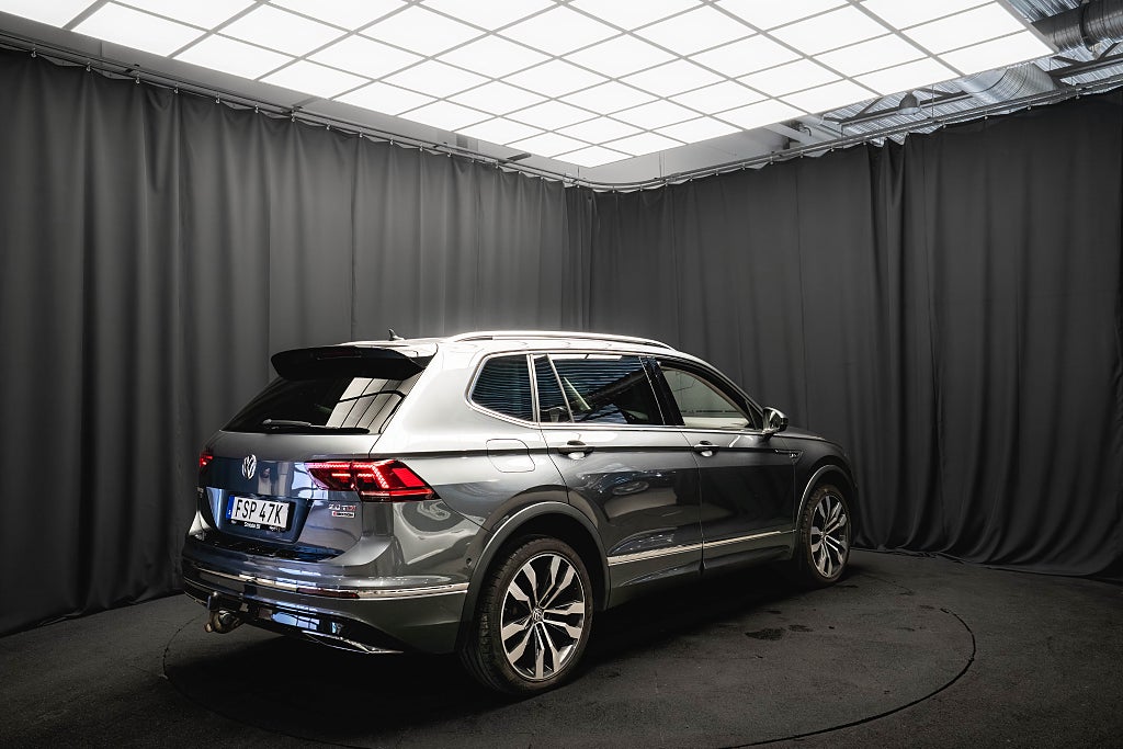 Volkswagen Tiguan Allspace TDI 4M R-Line 7sits D-VÄRM 20'' DRAG COCKPIT