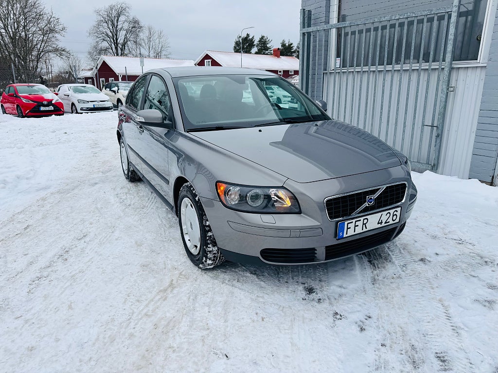 Volvo S40 1.8 125HK BUSINESS / 14800Mil / DRAG / VÄRMARE 