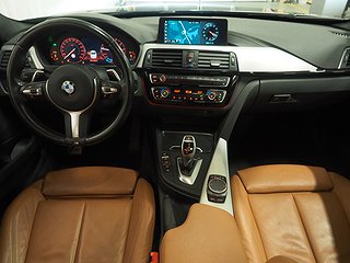 Sedan BMW 330 14 av 26