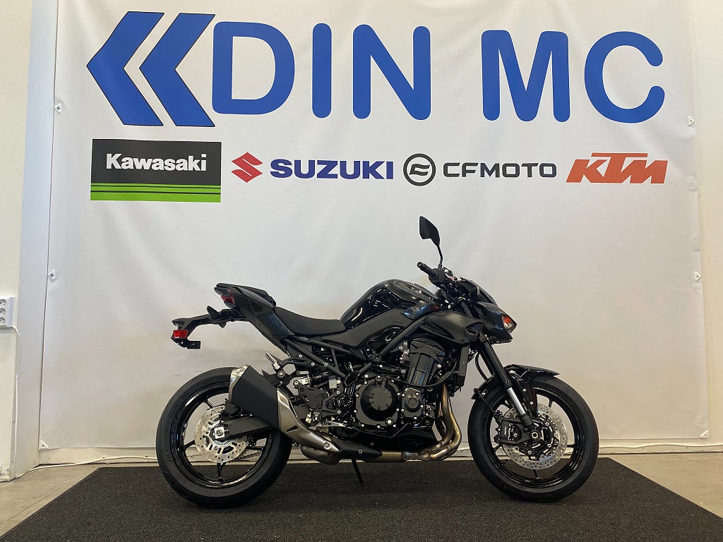 Kawasaki Z900  "För omgående leverans"