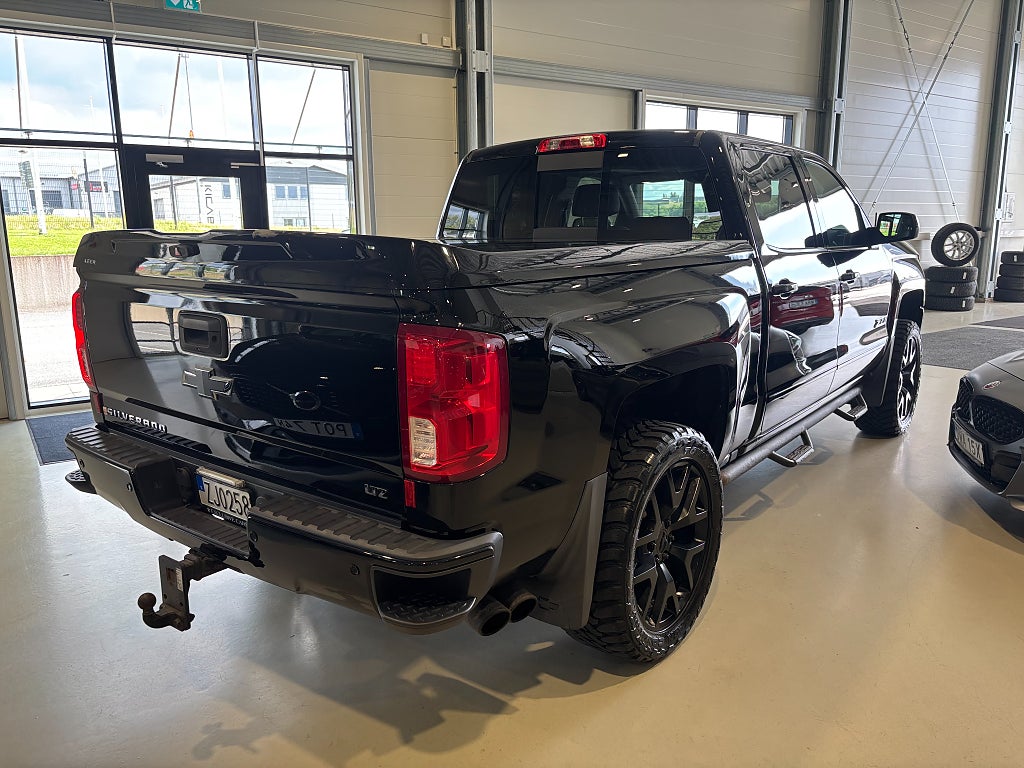 Chevrolet Silverado 2018 - miniatyr 3