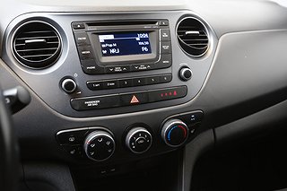 Halvkombi Hyundai i10 13 av 17