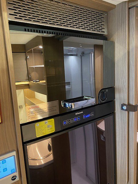 Dethleffs 4 Travel T 6966-4 / ALDE / Automat / Taksäng / Ugn - Dethleffs