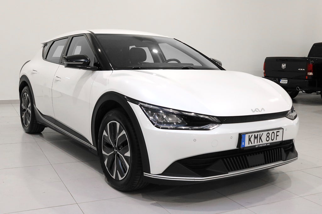 Kia EV6 77.4 kWh AWD Base 325hk / Värmare / Keyless 