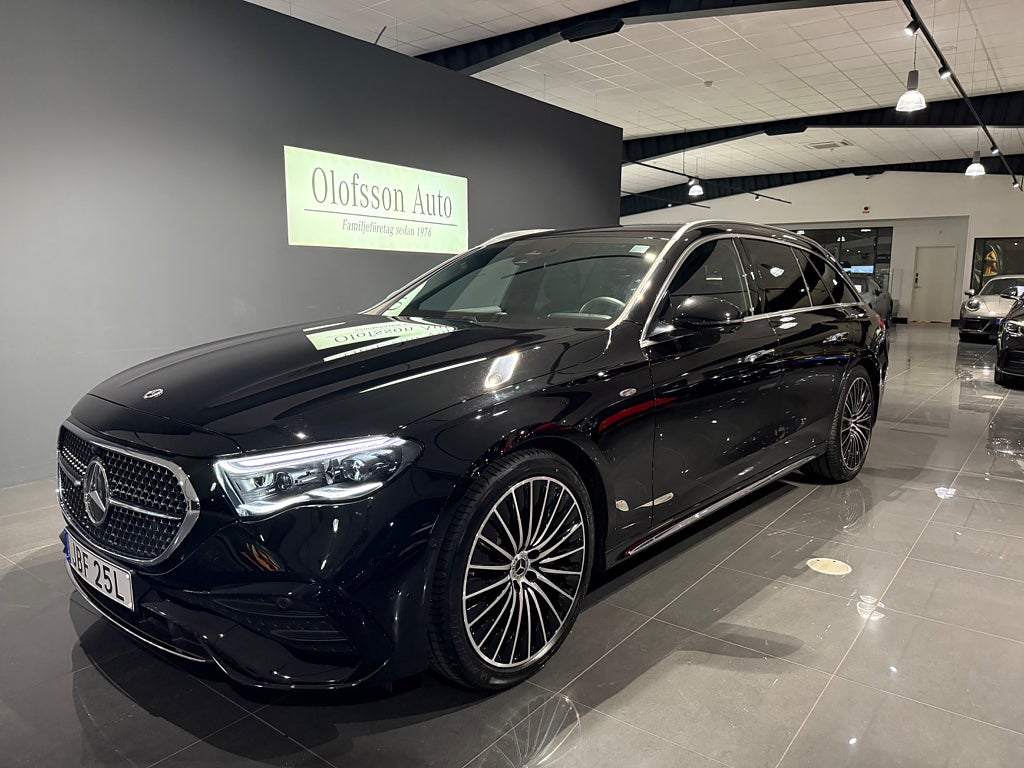 Mercedes-Benz E 300 e AMG Kombi Superscreen Läder 20tum