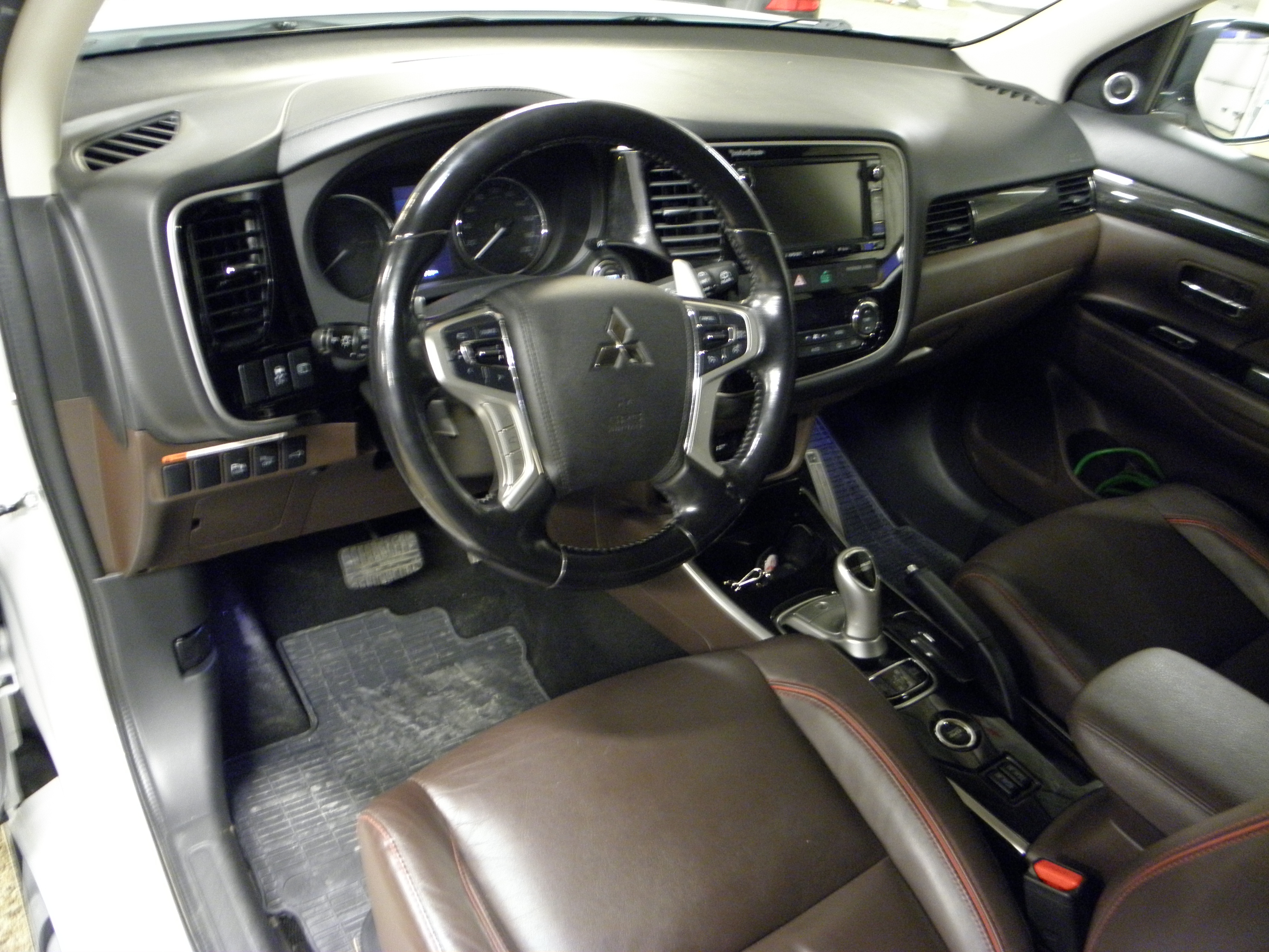 Mitsubishi Outlander PHEV / Business 2016, bild 5/33