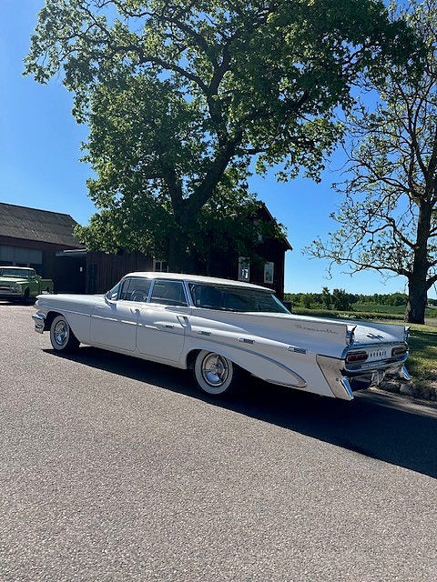 Pontiac Bonneville Vista 6.4 V8 Hydra-Matic
