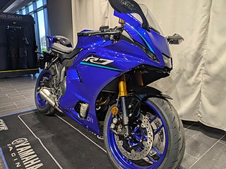 Yamaha YZF-R7 Icon Blue / Finns för beställning!