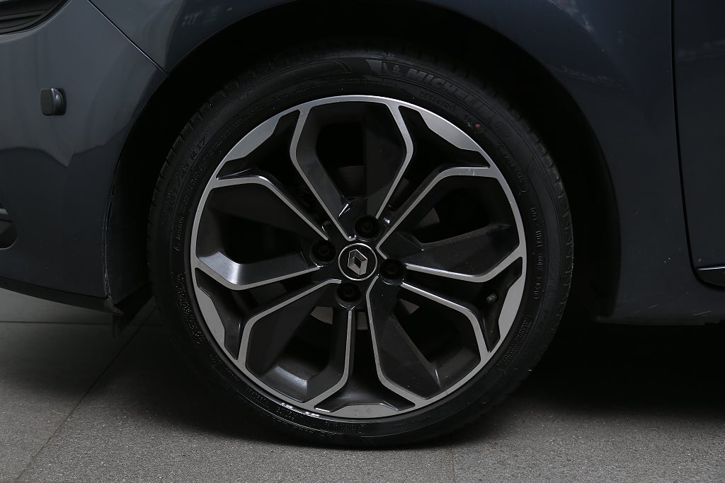Renault Clio IV Phll Energy TCe 90hk Intens Kamera Motorv Stylepaket 2018