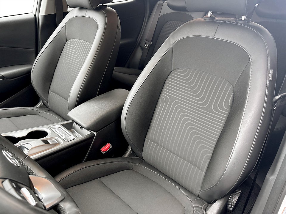 Bild på Hyundai Kona EV Essential 64kWh 204hk Aut B-KAMERA NAVI