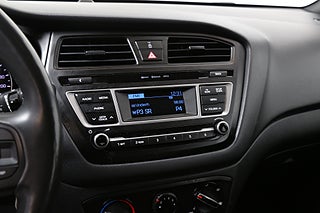 Halvkombi Hyundai i20 19 av 24