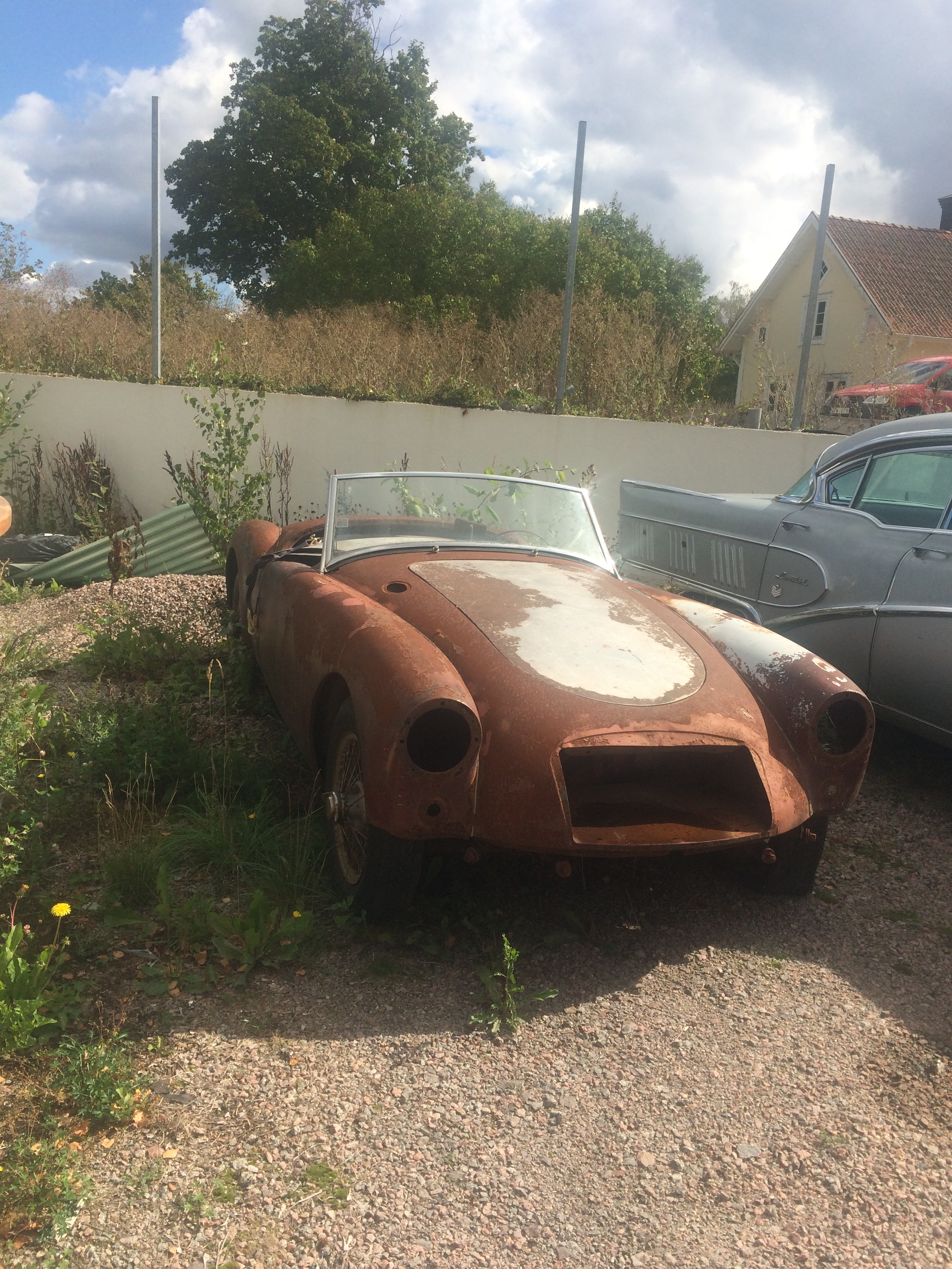 MG MGA
