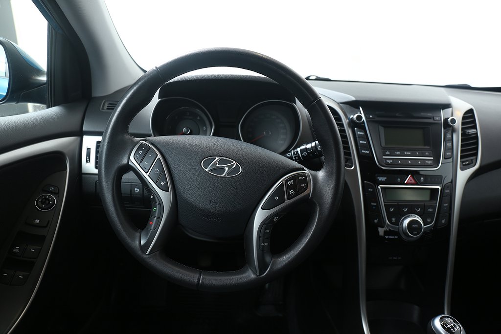 Hyundai i30 1,6 CRDi 110hk Business 5D 1st brukare 2013