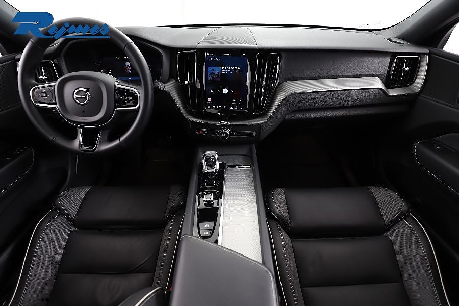 Volvo XC60 Recharge T6 II Plus Dark Edition.