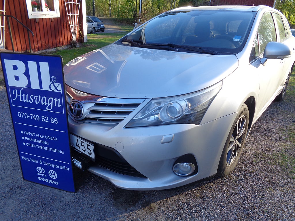 Toyota Avensis Kombi 2.0 D-4D FÅ ÄG/DRAG/ACC/MVG/FARTH/FINANS/INBYTE 