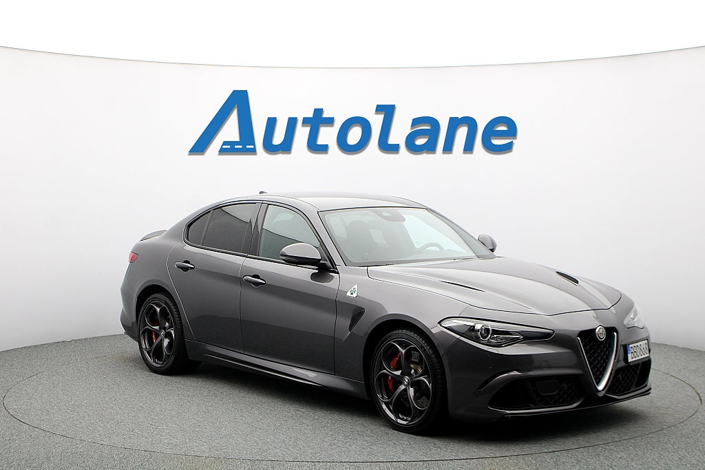 Alfa Romeo Giulia Quadrifoglio V6, H/K, GPS, Kolfiber 510hk