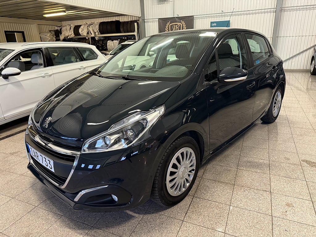 Peugeot 208 1.2 PureTech 82hk 2 ägare Låg skatt Ny bes! 