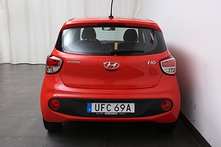 Halvkombi Hyundai i10 8 av 19