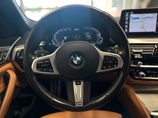 BMW 530e xDrive Touring M Sport 292hk/Kamera/Navi/Skinn/Drag
