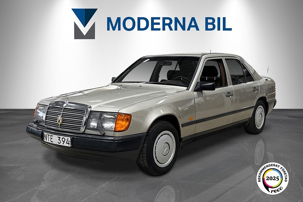 Mercedes-Benz 200 W124 Sedan 105hk Dragkrok Välskött Lågmil Besiktigad