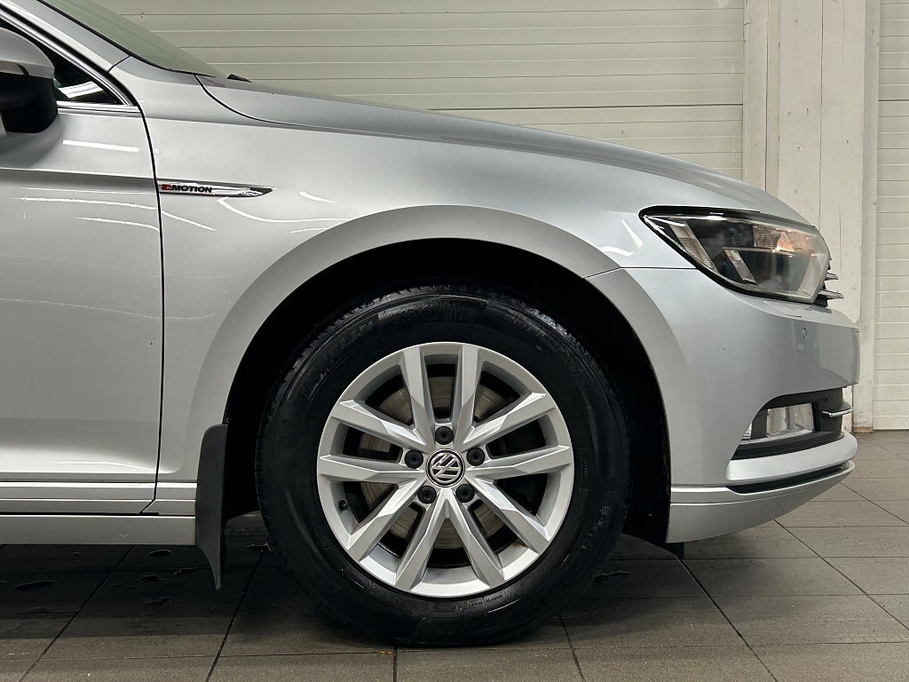 Volkswagen Passat SC 2.0 TDI 4Motion D-Värm Navi Drag P-Sen 2017
