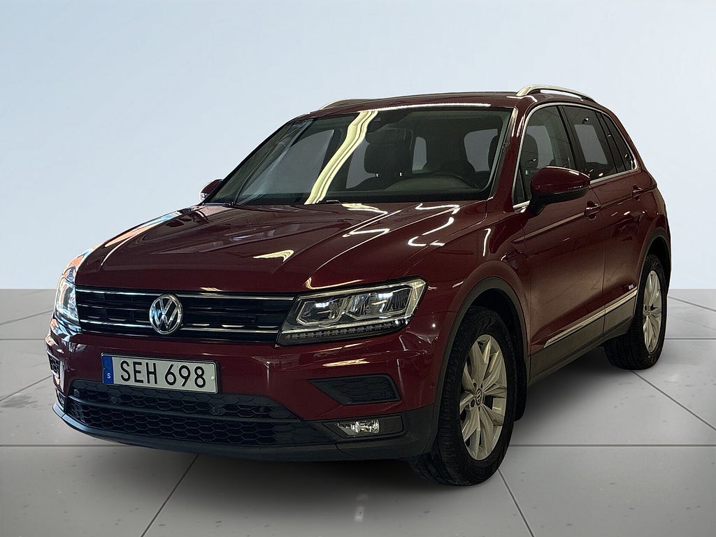 Volkswagen Tiguan 1.4 TSI 4Motion Base Drag Mvärmare Bkamera CarPlay S&V