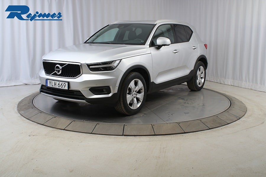Volvo XC40 D4 AWD Momentum Intro Edition
